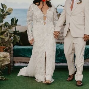 La Perle Elegant Ivory/white Lace Gown with Plunge Neckline